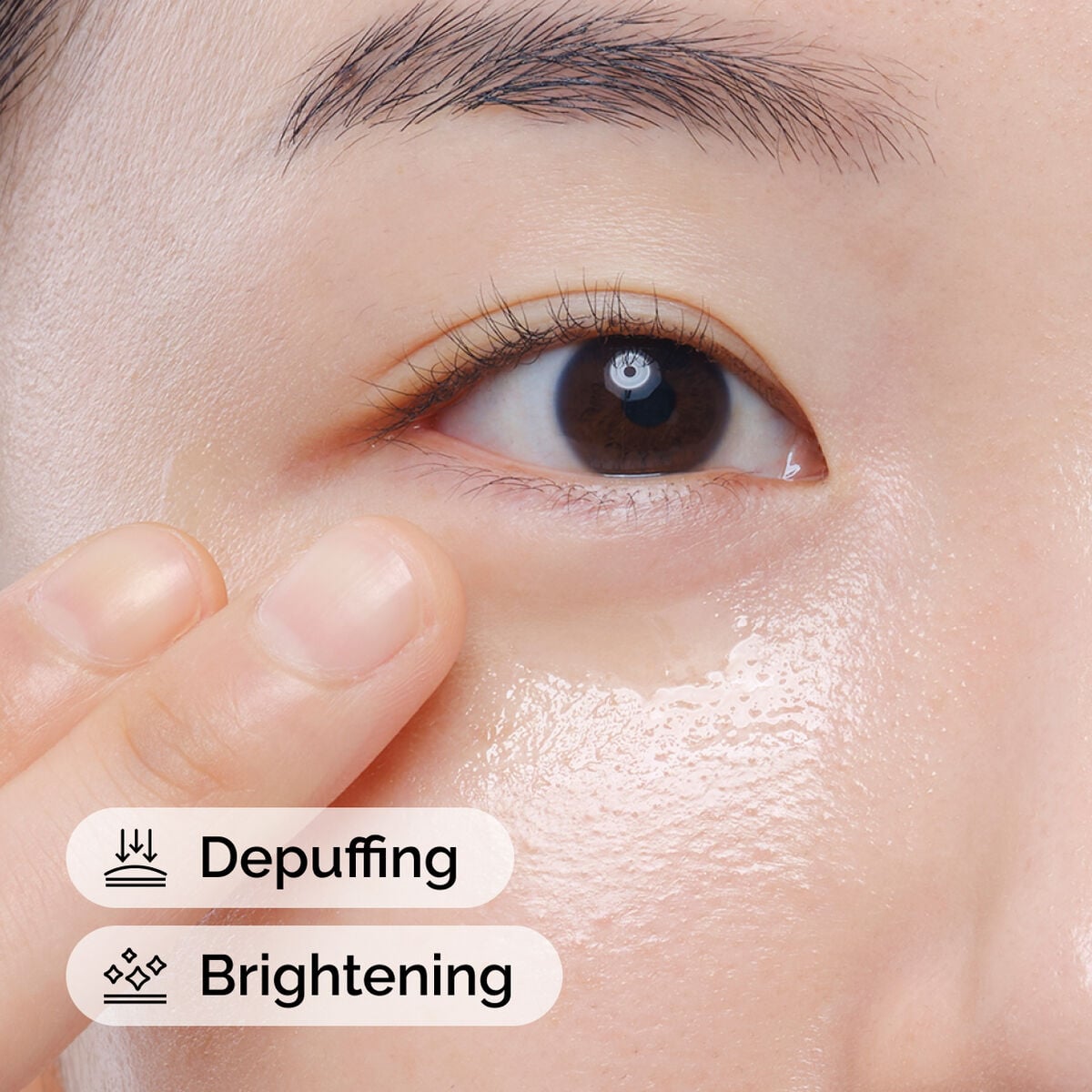 caffeine-solution-5-egcg-eye-serum-d9 ord-caffeine-solution-egcg-model-application-with-benefits.jpg